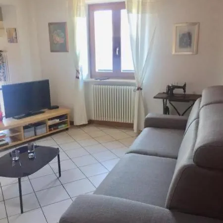 アパート Nr, 3 Im Casa Margherita, Mit Terrasse, Garten Und Seeblick Sommavilla