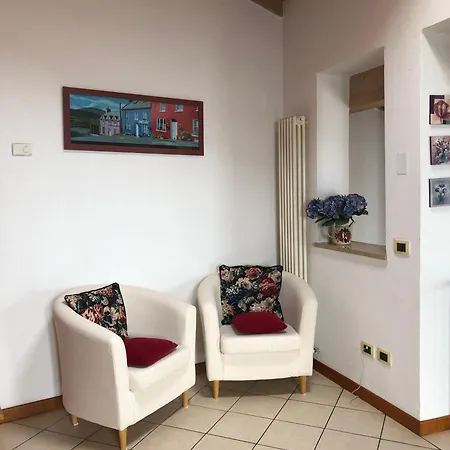 アパート Nr, 3 Im Casa Margherita, Mit Terrasse, Garten Und Seeblick Sommavilla