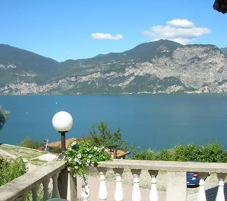 Nr, 3 Im Casa Margherita, Mit Terrasse, Garten Und Seeblick Apartment *