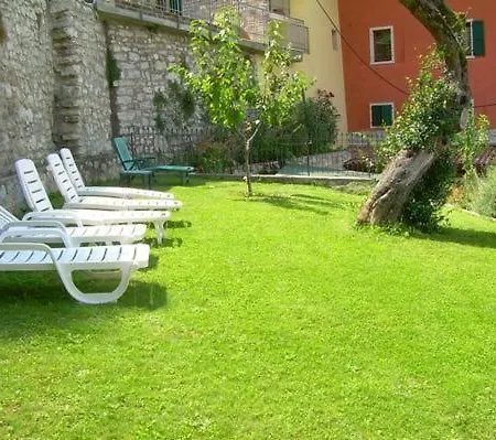 Nr, 3 Im Casa Margherita, Mit Terrasse, Garten Und Seeblick * Sommavilla