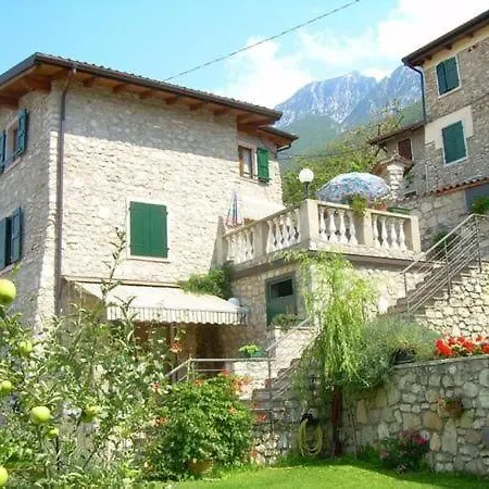 Nr, 3 Im Casa Margherita, Mit Terrasse, Garten Und Seeblick Sommavilla